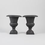 1261 2462 GARDEN URNS